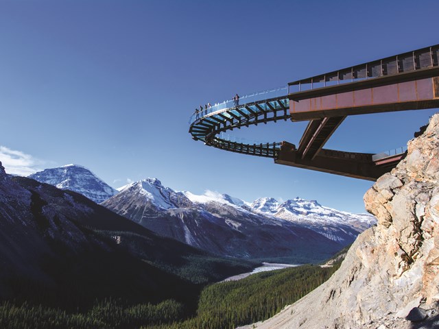 glacier-skywalk-stunning-new-attraction-in-jasper-national-park-L-4